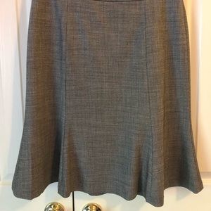 Tulip Banana Republic gray professional women’s skirt.